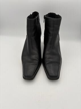 Women’s White Mountain Size 8 Black Leather Ankle Boots
